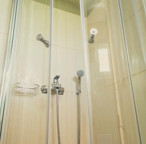 Πανσιόν Kiani Akti